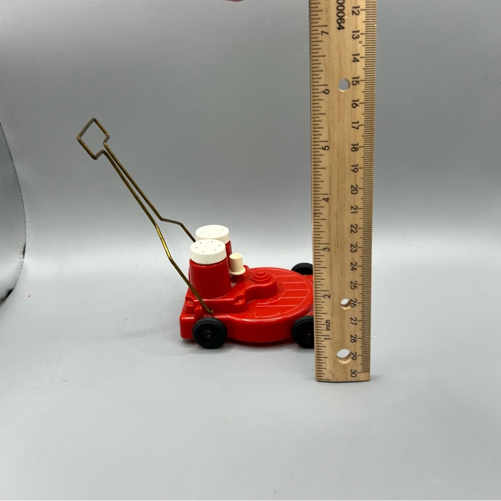 Vintage Lawnmower Salt and Pepper Shakers - Picture 3 of 7
